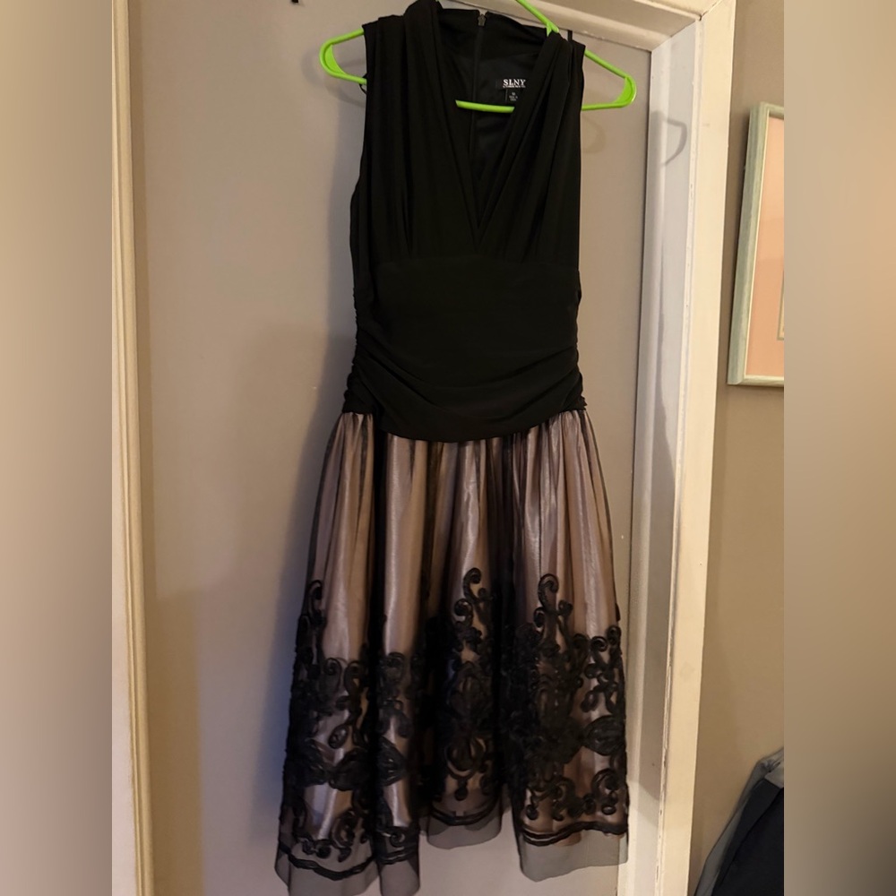 SLNY Black Dress with Elegant Design